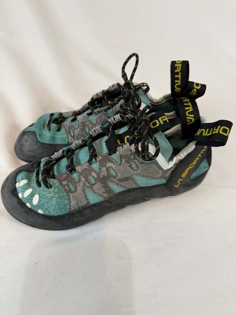 La Sportiva Tarantulace Climbing Shoes Size 7 Outdoors Adventure Beginner